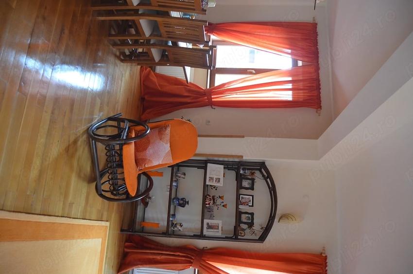 Casă cu 1 camere cu Teren 1627 Mp în Poiana