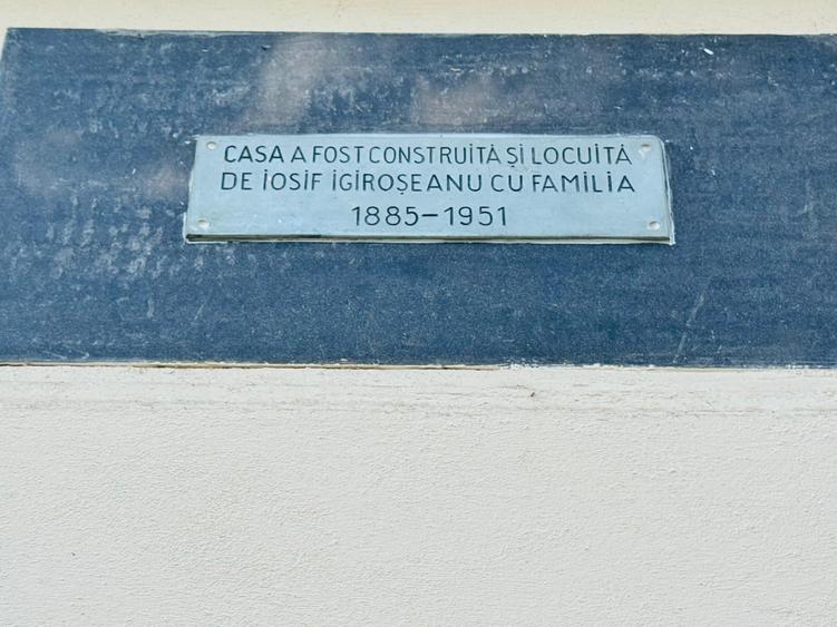 Birou, de 400 mp, în Central