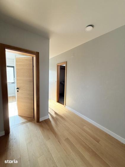 Casă cu 5 camere cu Teren 250 Mp în Tokai