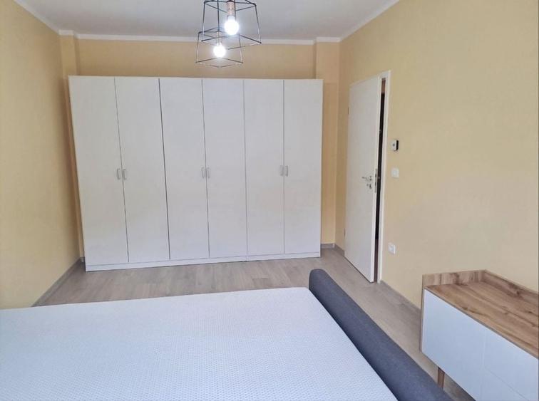 Apartament cu 2 camere semidecomandat în Aradului