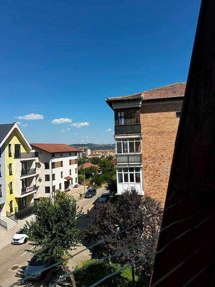 Apartament cu 2 camere decomandat în Tolstoi
