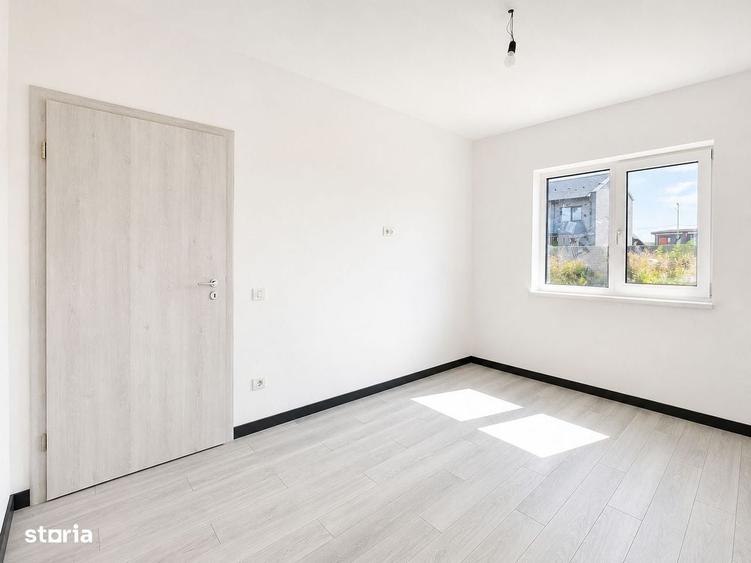 Casă cu 3 camere în Dumbrăvița