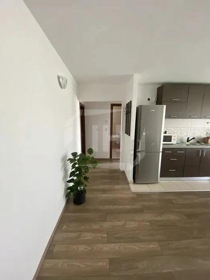 Apartament cu 3 camere semidecomandat în Între Lacuri