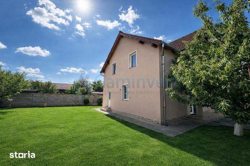 Casă cu 5 camere cu Teren 572 Mp în Sântandrei