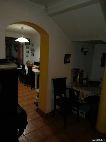 Casă cu 2 camere cu Teren 2800 Mp în Central