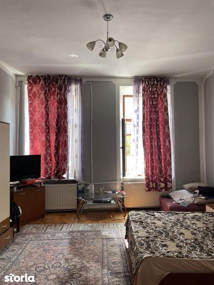 Apartament cu 5 camere în Victoriei