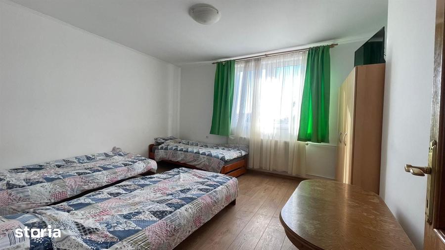 Casă cu 8 camere cu Teren 370 Mp în Central
