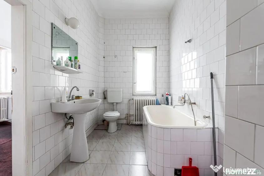 Casă cu 7 camere cu Canalizare în Malul Mureșului