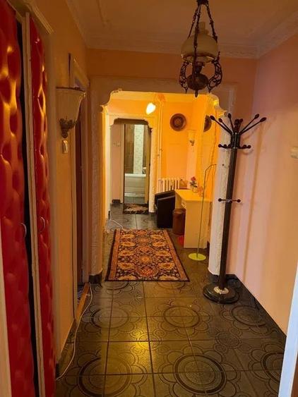 Apartament cu 3 camere decomandat, mobilat în Km 4-5