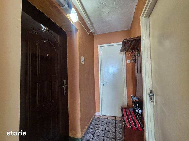 De vanzare apartament 2 camere zona 8 Mai, Targu Jiu - 2