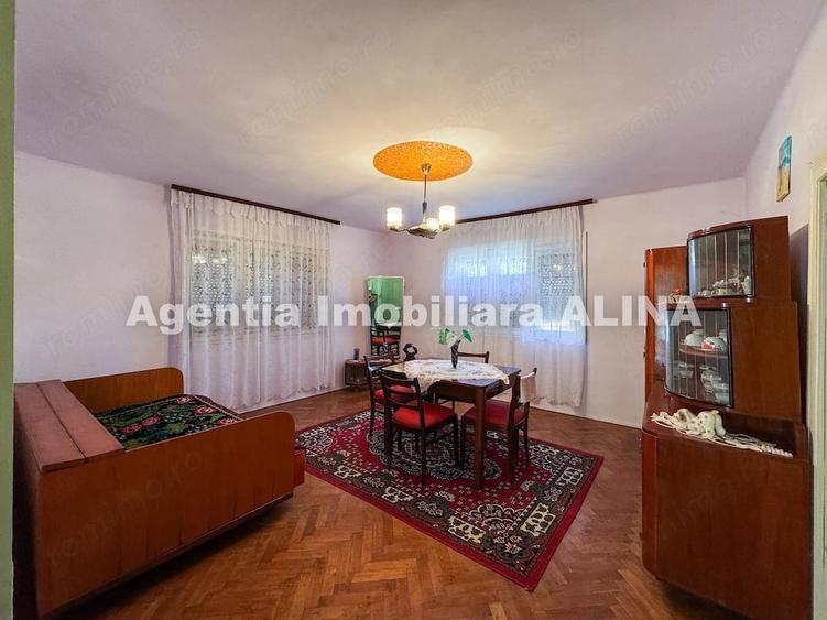 Casă cu Teren 1147 Mp în Vețel