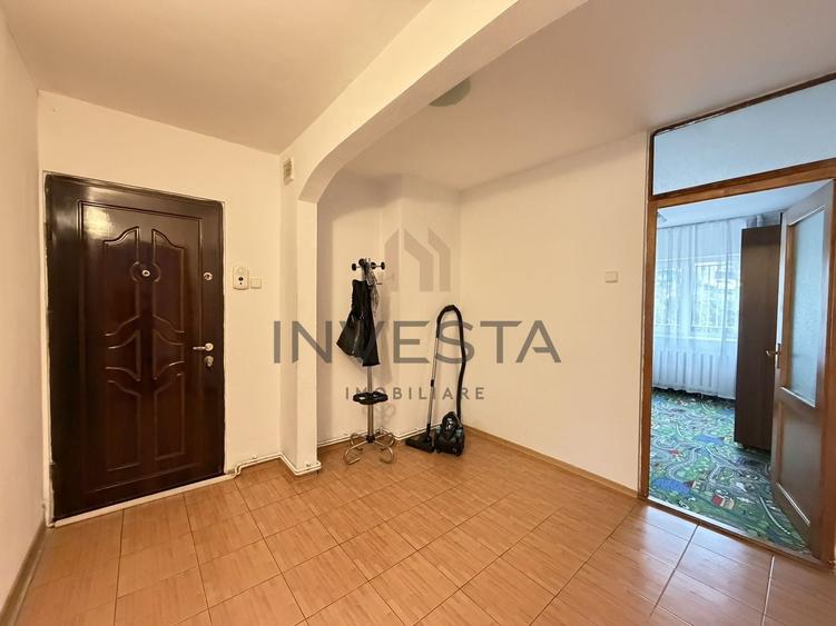 Apartament cu 3 camere decomandat, mobilat în Zorilor
