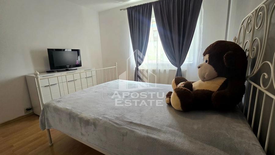Apartament de vanzare cu 3 camere, decomandat,centrala proprie,Lipovei - 9