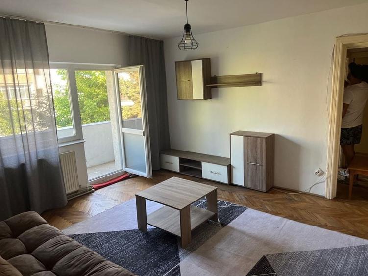 Apartament cu 2 camere semidecomandat în Exterior Vest