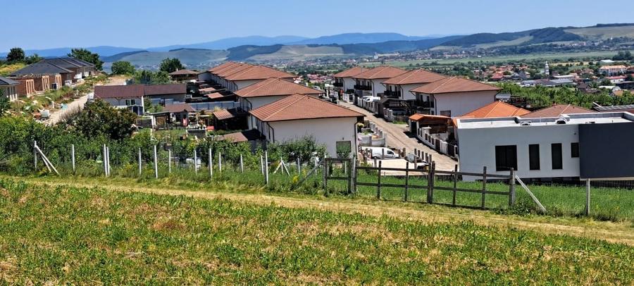 Vand, 1 ha ,teren intravilan in zona Unirii. - 2