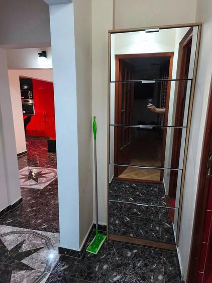 Apartament cu 4 camere decomandat în Central
