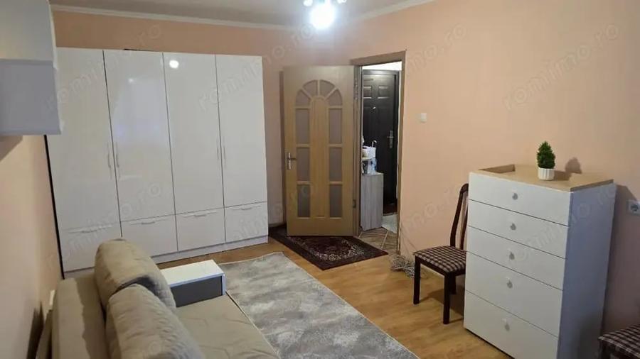Garsonieră decomandată în Mihai Bravu
