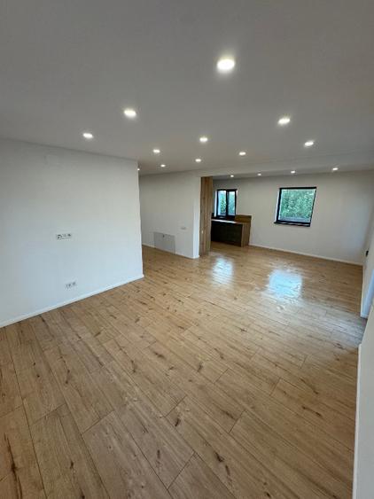 Casă individuală cu 4 camere cu Teren 490 Mp în Săcueni