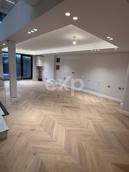 Apartament cu 4 camere decomandat în Sisești