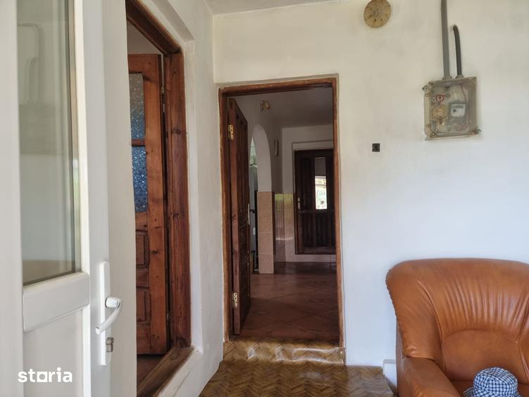 Casă cu 2 camere cu Teren 612 Mp în Moroeni