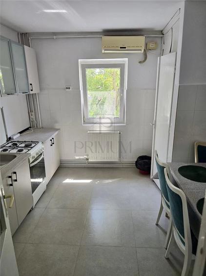Apartament cu 3 camere decomandat în Simion Bărnuțiu