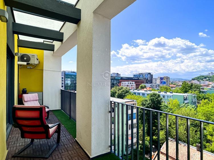Apartament cu 2 camere semidecomandat, mobilat în Central