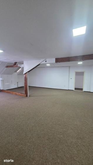 Spațiu comercial, de 180 mp, în Central
