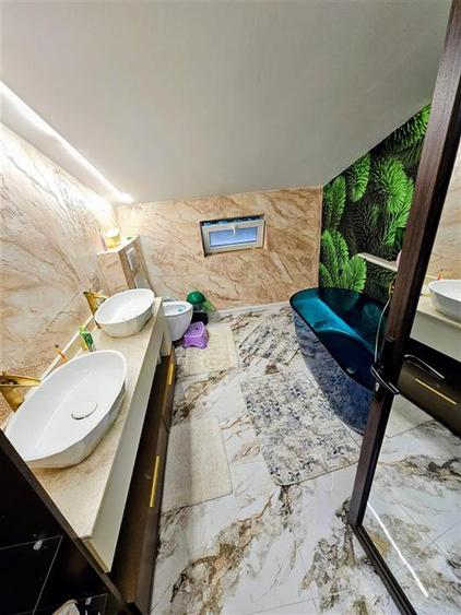 Casă individuală cu 5 camere cu Canalizare în Vărsătura