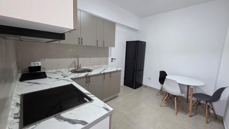 Apartament cu 2 camere semidecomandat în Păcii