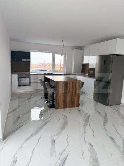 Casă individuală cu 3 camere cu Canalizare în Sânpetru