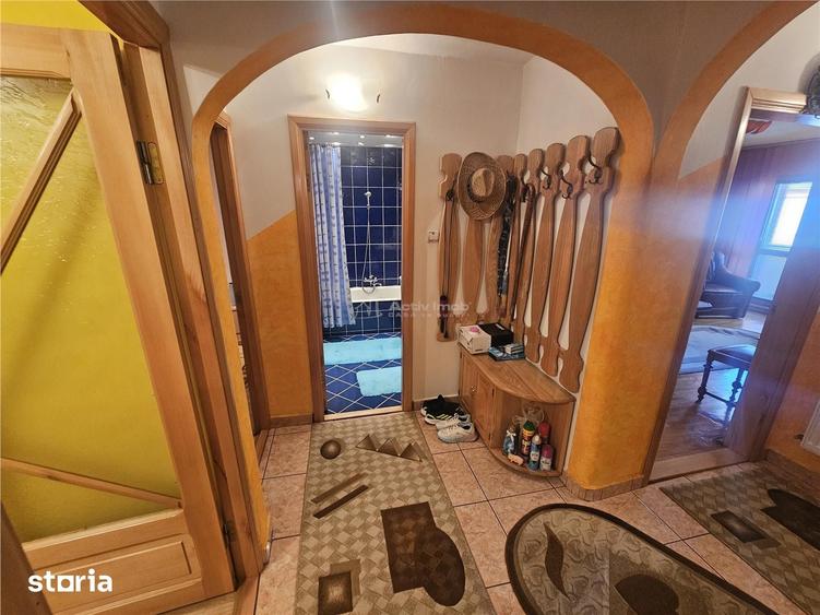 Apartament cu 3 camere decomandat în Central