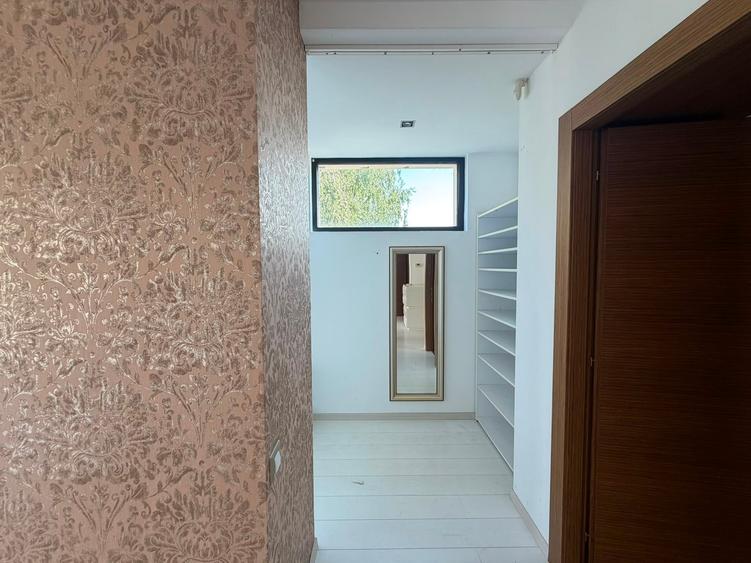 Casă individuală cu 5 camere cu Teren 992 Mp în Pipera