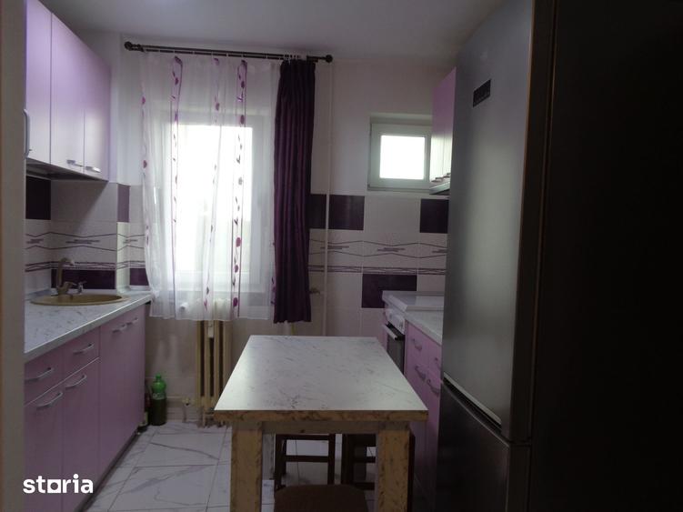 Apartament cu 2 camere decomandat în Podgoria