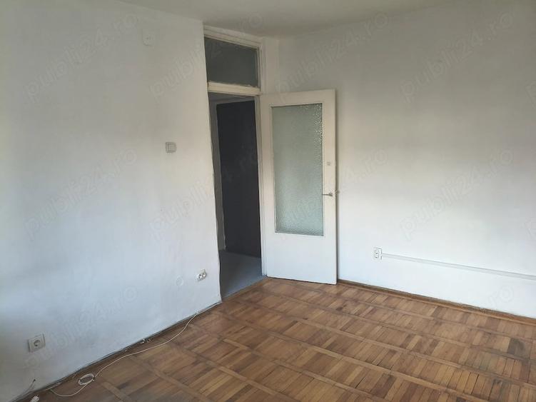 Garsonieră decomandată în Central