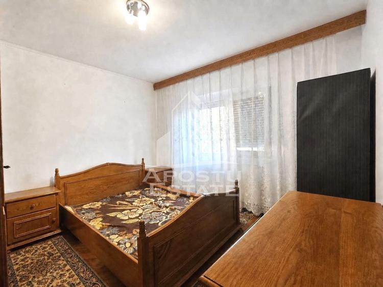 Apartament cu 3 camere decomandat, mobilat în Girocului