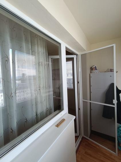 Apartament cu 3 camere decomandat, mobilat în Cetate