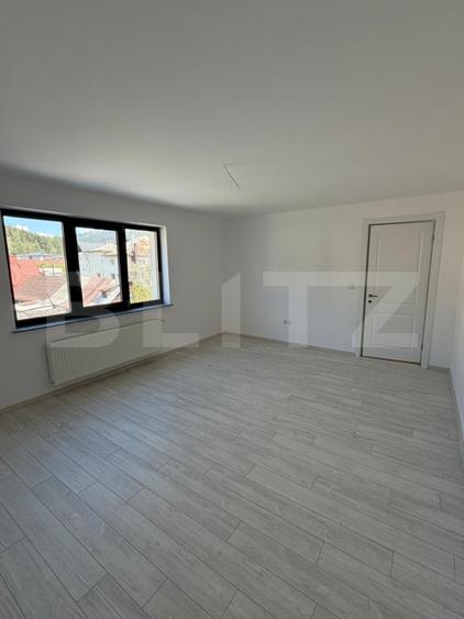 Apartament 3 camere, semidecomandat, 72 mp utili, oras Vatra Dornei - 1