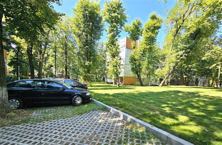 Apartament cu 2 camere semidecomandat, mobilat în Tătărași