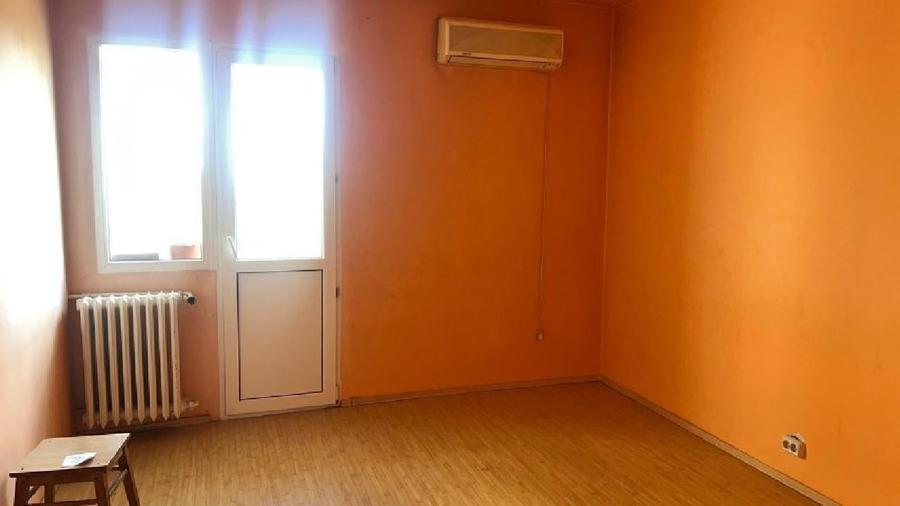 Apartament cu 2 camere semidecomandat în Berceni
