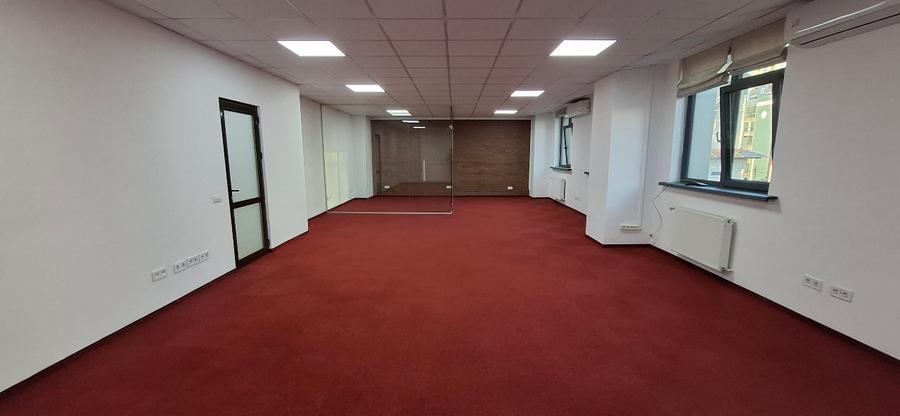 Birou, de 94 mp, în Central