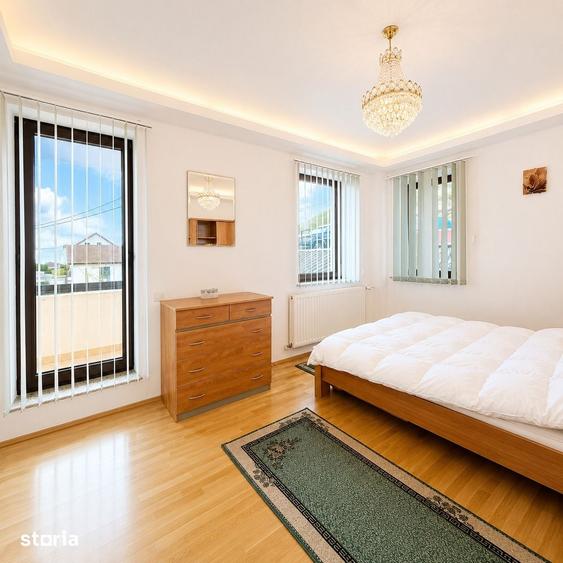Casă cu 8 camere cu Teren 750 Mp în Central