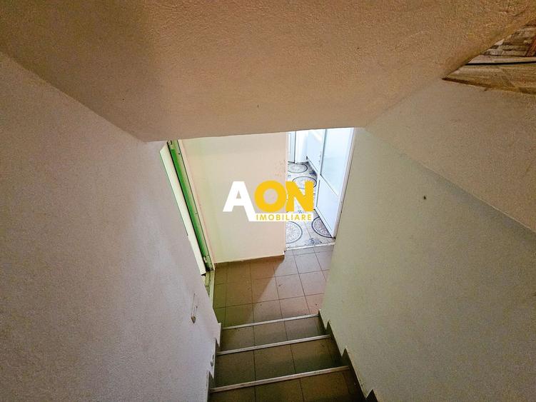 Casă individuală cu 5 camere cu Canalizare în Cetate
