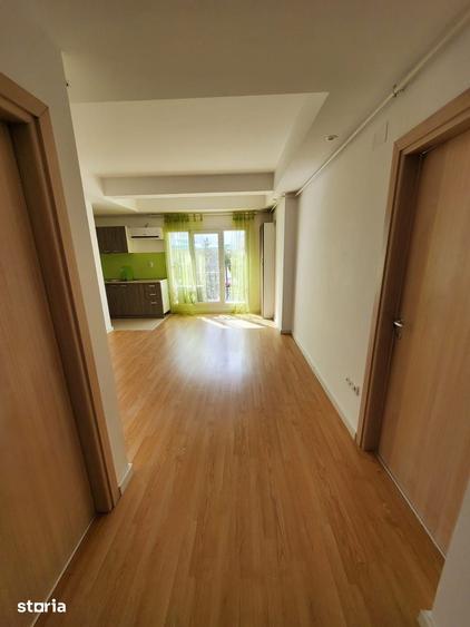 3 CAMERE IN COSMOPOLIS - 14