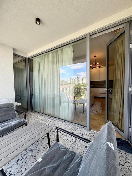 Apartament cu 2 camere decomandat în Victoriei
