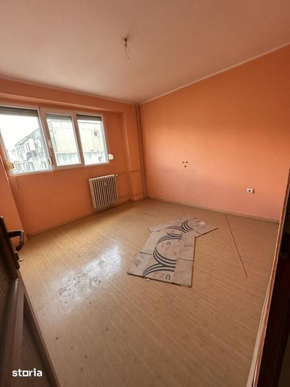 Apartament cu 2 camere decomandat în Micro 20