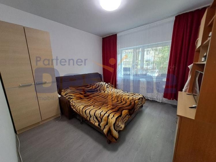 Apartament cu 3 camere decomandat, mobilat în Mircea cel Bătrân