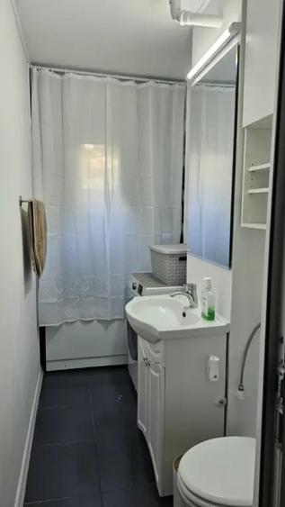 Apartament cu 3 camere semidecomandat în Tomis Nord