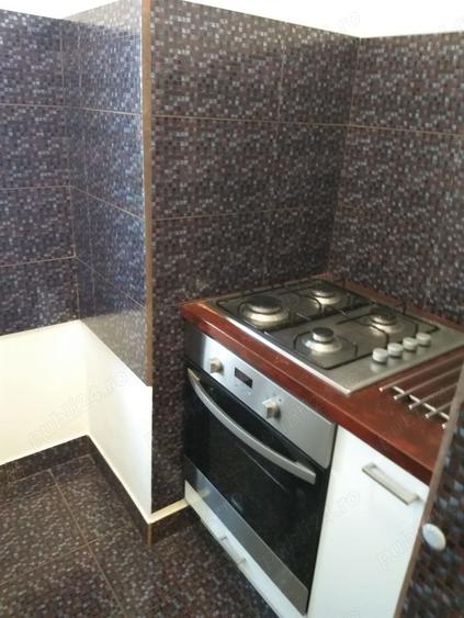 Apartament cu 4 camere semidecomandat în Bragadiru