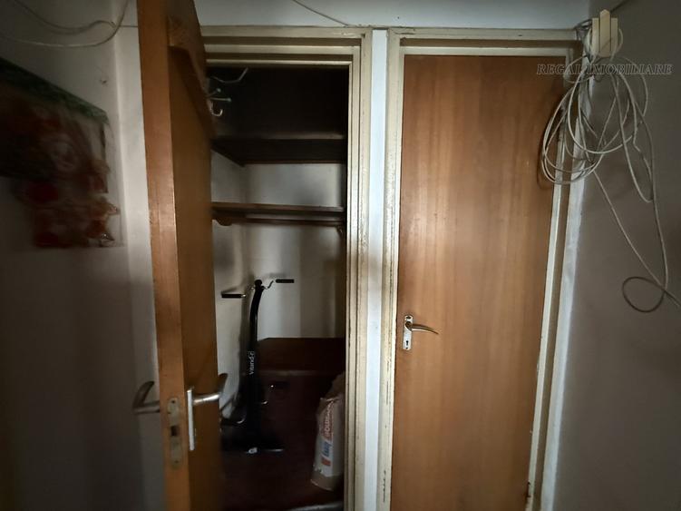 Apartament cu 3 camere decomandat în Drumul Taberei