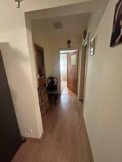 Vanzare Apt 3 camere,parter ,decomandat,bloc 4 etaje,sector 4, 10 min Dr Gazarului sau 5 min str Straja(linii RATB) - 6